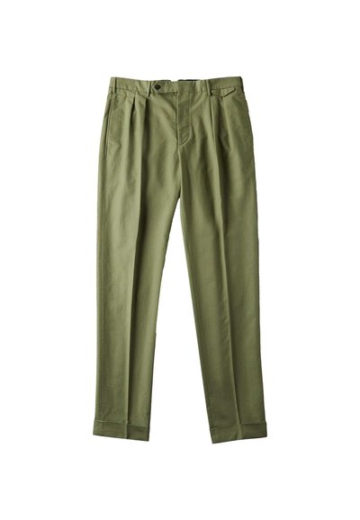 Olivgrüne Hosen mit gefälteltem Frontbereich, geraden Beinen und umgeschlagenen Säumen. Hergestellt aus Baumwollstoff, mit Front- und Rückentaschen.