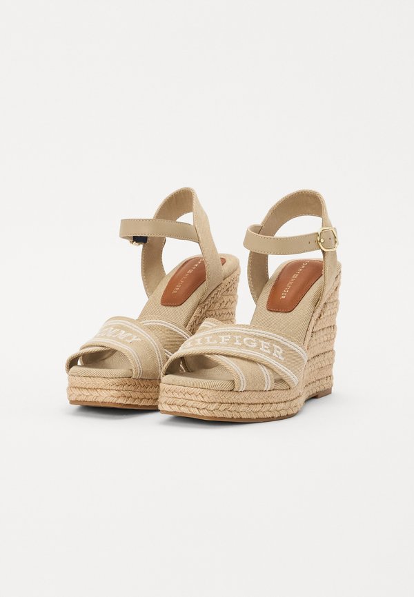 High heeled sandals - horse radish2