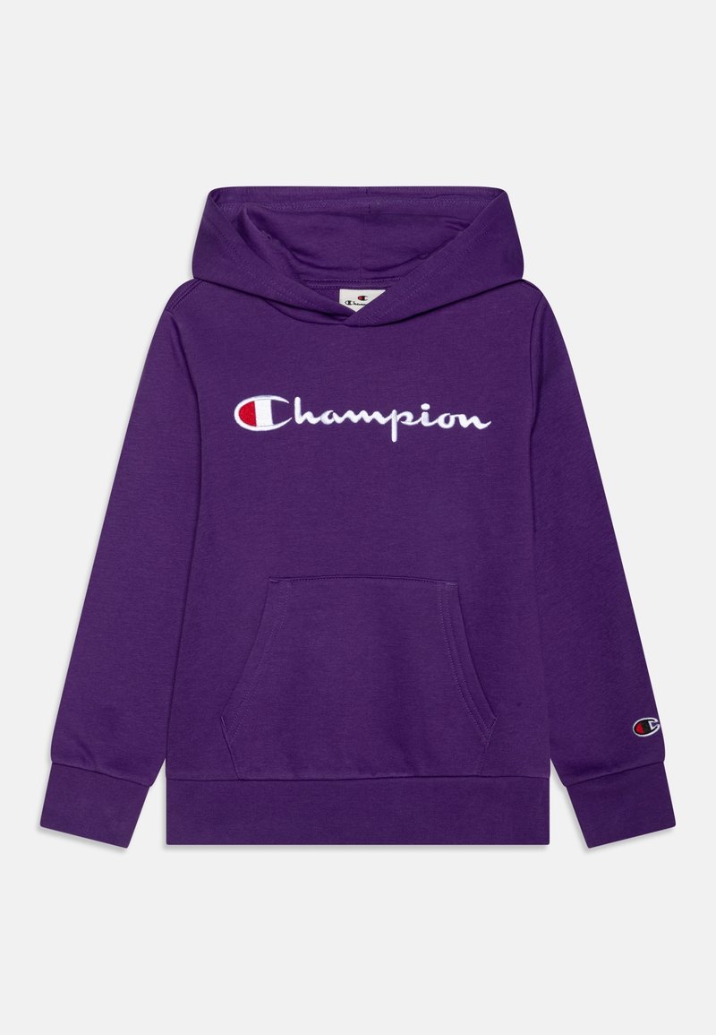 Sweat à capuche Champion violet avec poche kangourou sur le devant, logo Champion blanc sur la poitrine et petite écusson logo sur la manche gauche.