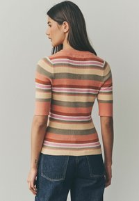 Next BUTTON UP SHORT SLEEVE  - Tričko s potlačou - orange stripe