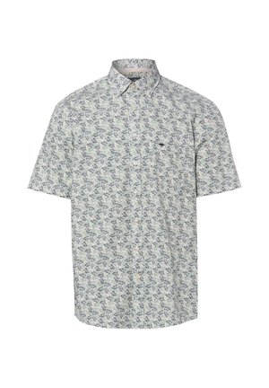 Koszula z krótkim rękawem na guziki, jasnym tłem i małym ciemnym wzorem liści, z ostrym kołnierzykiem i guzikami z przodu.