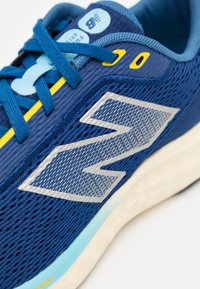 New Balance FRESH FOAM ARISHI V4 - Zapatillas running asfalto - inkwell