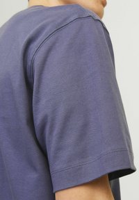 Jack & Jones JJEURBAN EDGE TEE NOOS - T-shirt basic - nightshadow blue