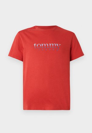 Tommy Jeans, LOGO JERSEY SLIM T-SHIRT - Camiseta estampada - terracotta red
