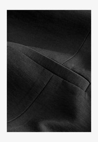 Non sélectionné, black