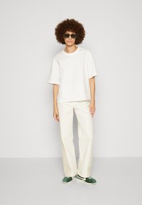 Lindex LOLA - T-shirt básica - white