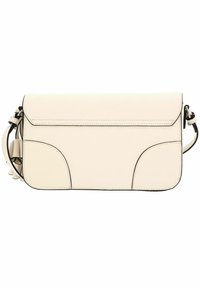 Borsa a tracolla in pelle crema con un design piatto, angoli arrotondati, cuciture nere a contrasto e tracolla regolabile. Chiusura con pattina frontale.