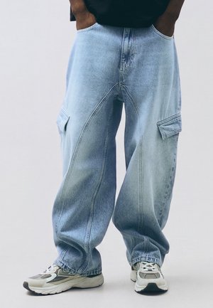 Bershka, NEO BARREL CARGO JEANS - Straight leg jeans - light blue