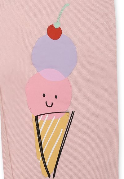 Tessuto rosa con un design di cono gelato con tre palline colorate (rosa, viola, blu) guarnito con una ciliegina rossa e una faccia sorridente.