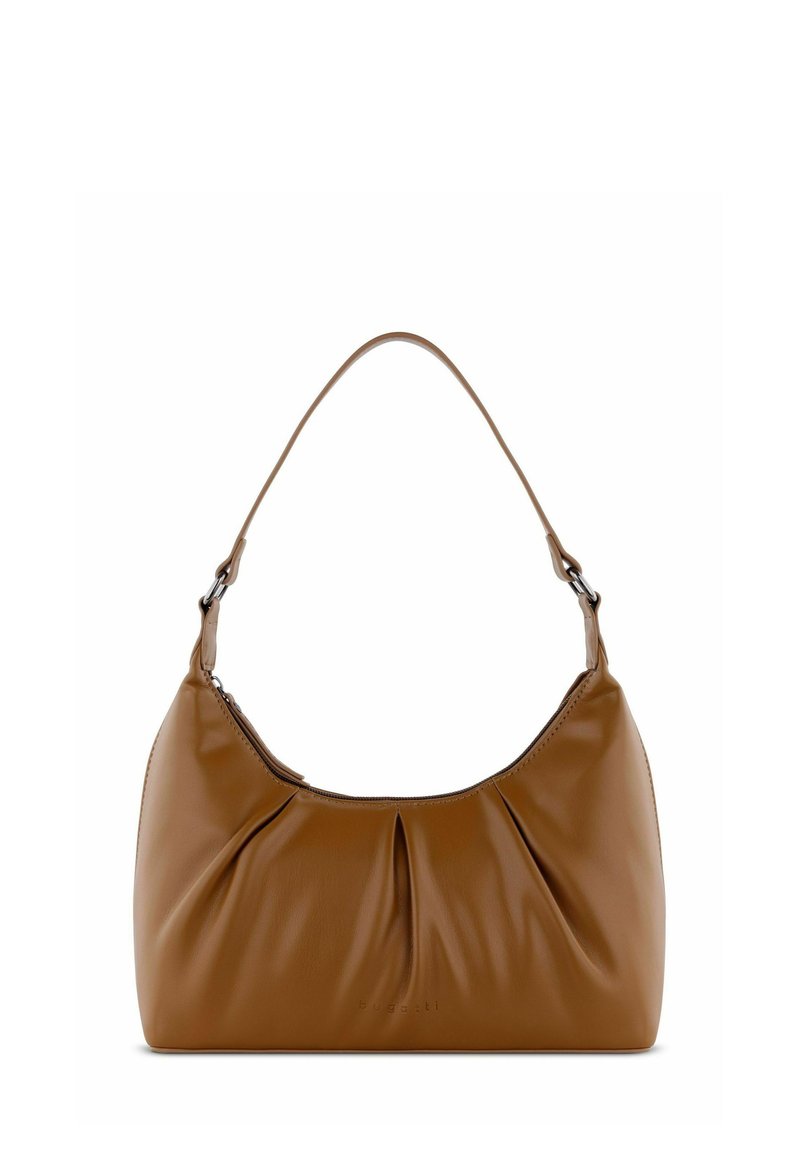Sac à épaule en cuir marron avec un design plissé, une forme courbée et une seule poignée. Dispose d'une fermeture éclair et d'un détail de logo en relief.