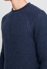 Pier One Stickad tröja - mottled dark blue