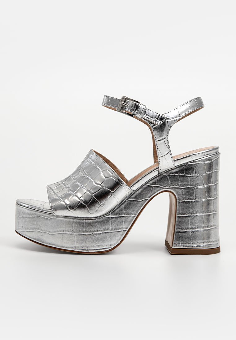 Baldinini Sandalen met plateauzool zilverkleurig