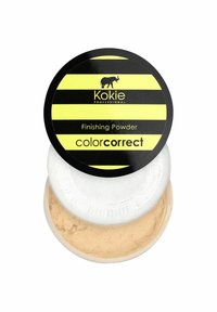 Kokie Professional Finishing Powder i en rund svart och gulrandig behållare, med en vit applicerare och ljusbeige puder inuti.