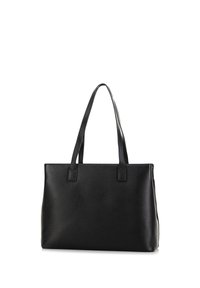 Zwarte leren tote bag met een gestructureerde afwerking, rechthoekige vorm en lange hengsels. Bevat minimale hardware en strakke lijnen.