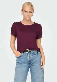 ONLY DETAILREICHES - T-shirt print - winetasting