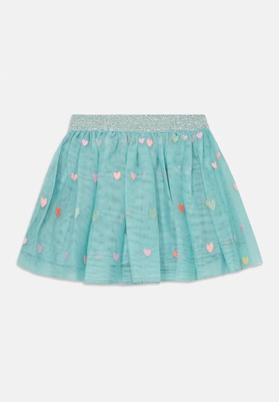 Αqua μολύβι φούστα από τούλι με λαμπερό ελαστικό μέσο, που διαθέτει πολύχρωμες κεντητές τετράγωνες καρδιές σε όλη την επιφάνεια και πολύχρωμη σχεδίαση.