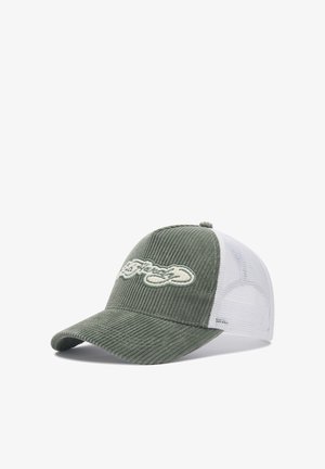Groene corduroy frontcap met witte mesh achterkant en geborduurd "Ed Hardy" logo op het voorpaneel.