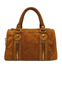 Sac à main en suede marron avec des doublures à glissière à l'avant, des poignées courtes et des accents en métal doré. Forme rectangulaire compacte avec des détails cousus.