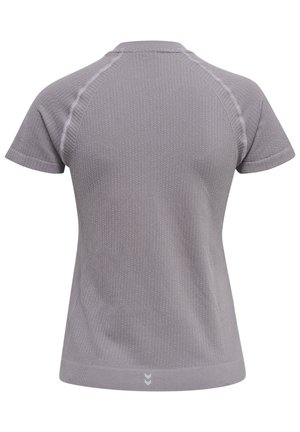 Korte mouwen, getailleerd t-shirt in lichtgrijs, met een textuurpatroon en contrasterende stitching. Ronde halslijn met een subtiele logo aan de zoom.