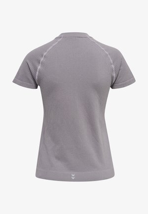 Kurzärmliges, eng anliegendes T-Shirt in Hellgrau mit strukturiertem Muster und kontrastierenden Nähten. Runder Halsausschnitt mit dezentem Logo am Saum.