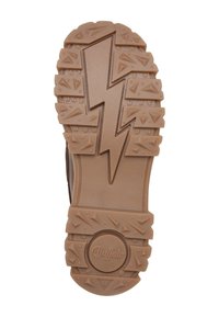 Semelle de chaussure marron avec des crampons profonds, un grand motif d'éclair et le mot "Buffalo" embossé près du talon.