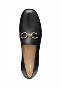 Zwarte leren loafers met een ronde neus. Voorzien van een gouden hardwareaccent en een gladde textuur. Binnenzool gemarkeerd met "GEOX" branding.