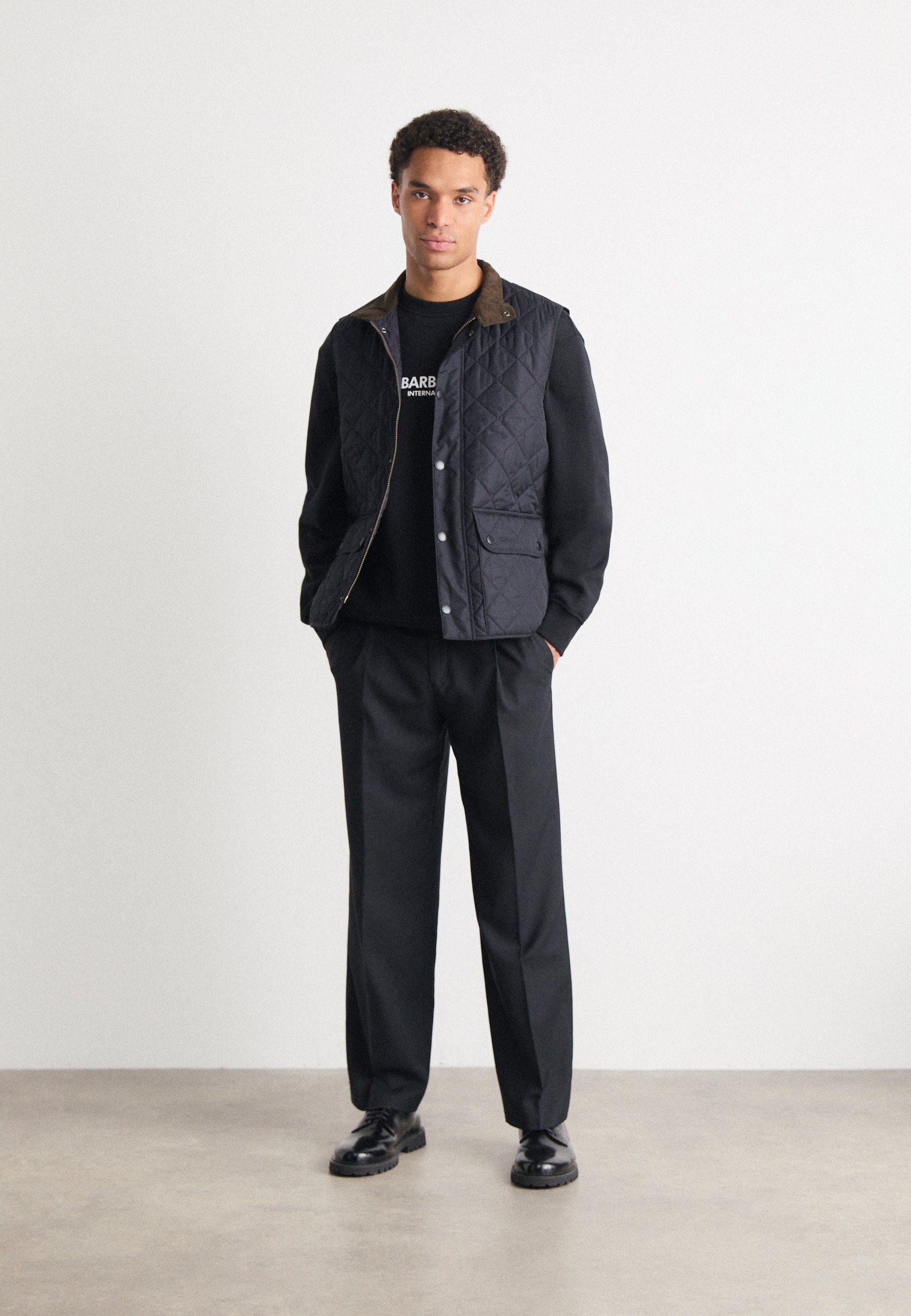 【極美品】Barbour 23AW RENNISON GILET ネイビー Barbour New Lowerdale Quilted Men's Gilet | North Shore Saddlery
