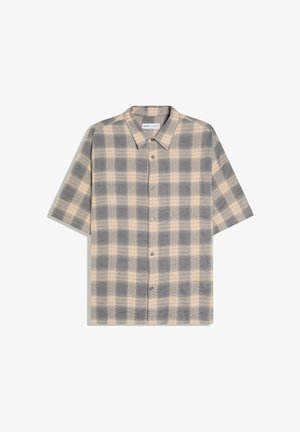 Beige og grå ternet kortærmet knap-op skjorte med krave, vist fladt på en hvid baggrund.