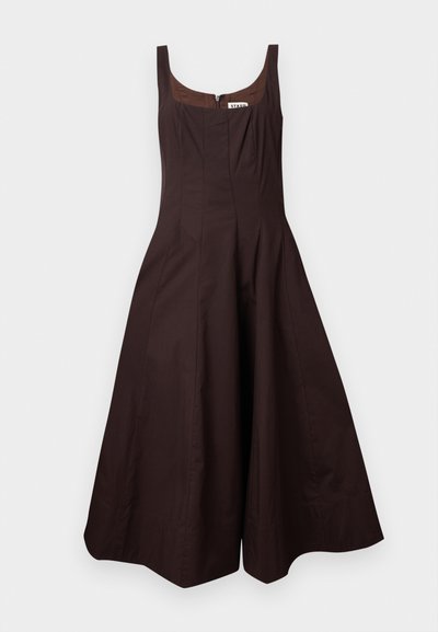 Αμάνικο μίντι φόρεμα σε σκούρο καφέ χρώμα με τετράγωνο ντεκολτέ, εφαρμοστή μπούστα και φουσκωτή πλισέ φούστα, με κλείσιμο με φερμουάρ μπροστά.