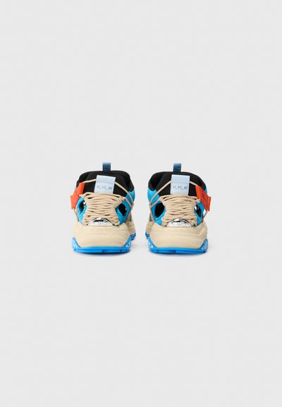 Versace Baskets basses - sand/black/blue hydrangea/ski diver
