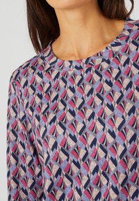 Damart CHAUDE, MANCHES LONGUES - Longsleeve - rose graphique