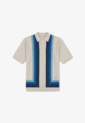 Béžové polo tričko s krátkými rukávy s vertikálními a horizontálními modrými pruhy vytvářejícími na přední straně čtvercový vzor a malým logem ve spodní části.