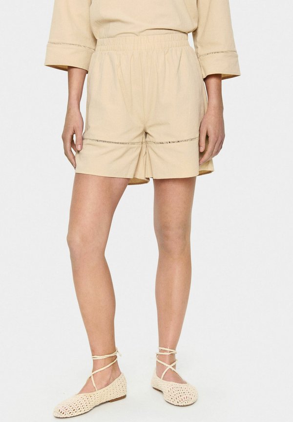 KALINDA - Shorts - irish cream