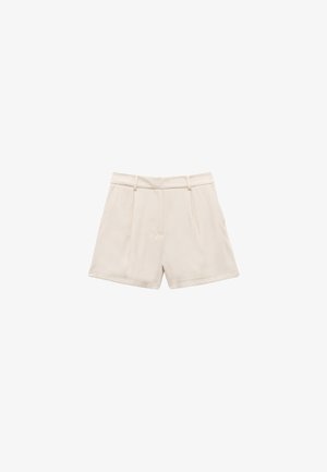 Beige op maat gemaakte shorts met een rechte voorkant, zijzakken en een zachte textuur. Het ontwerp bevat riemlussen en een ontspannen pasvorm.