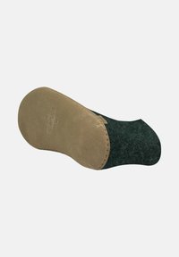 Pantofole con suola in suede beige e parte superiore in feltro verde scuro, progettate per il comfort interno e un'usura silenziosa.