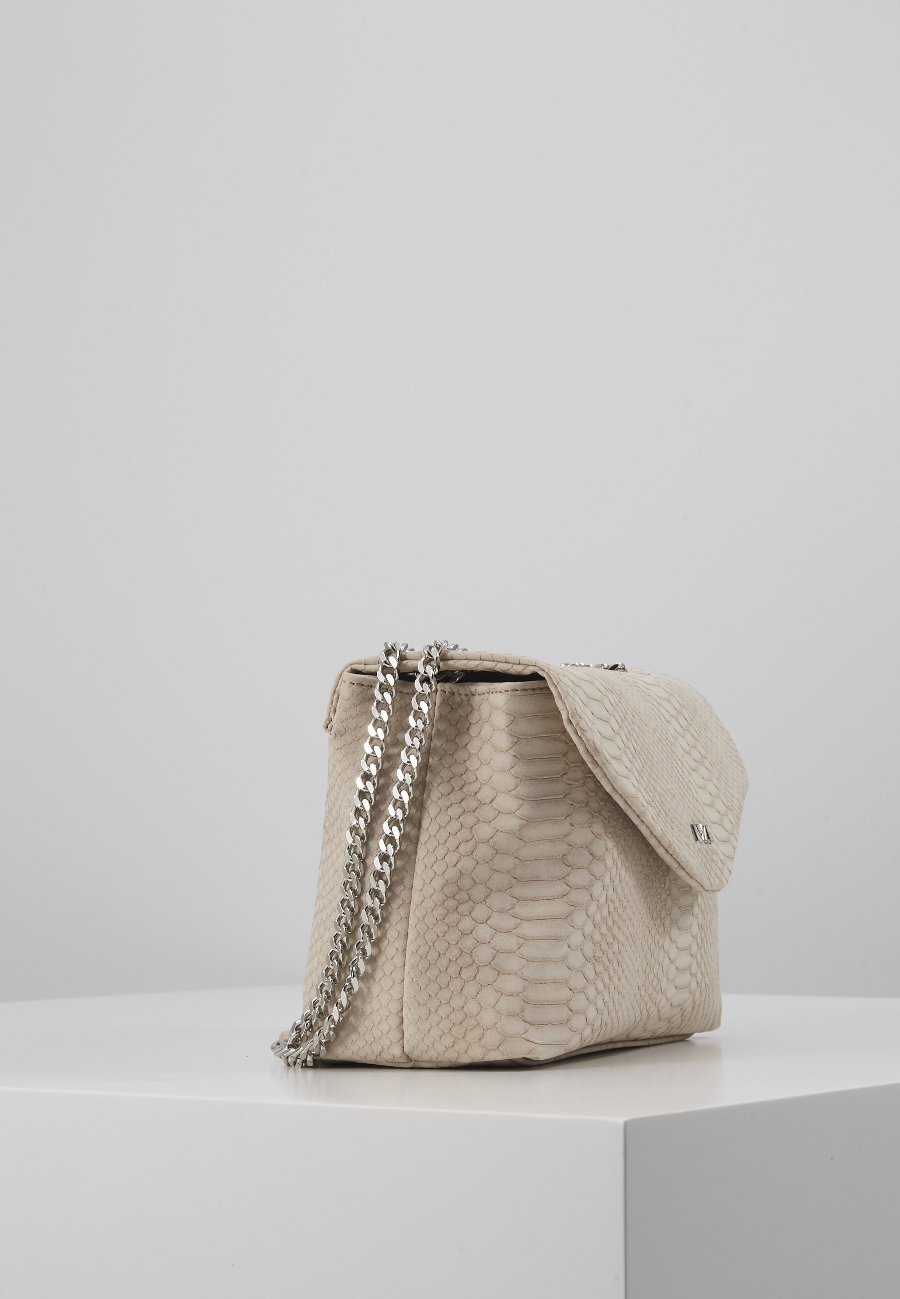 Nyze CROSSBODY BY LAURAJOELLE Skulderveske taupe Nyze CROSSBODY BY LAURAJOELLE Skulderveske taupe