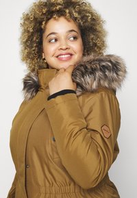 ONLY Carmakoma CARIRENA  OTW NOOS - Casaco de inverno - breen