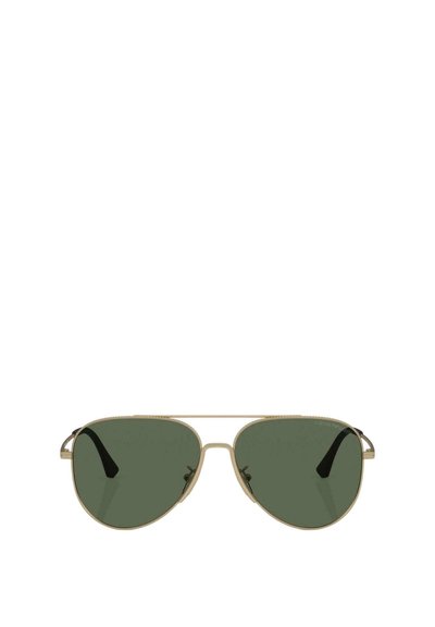 Occhiali da sole aviator in metallo con lenti oscurate di colore verde scuro, una sottile montatura dorata e terminali neri per una presa migliore. Design semplice e classico.