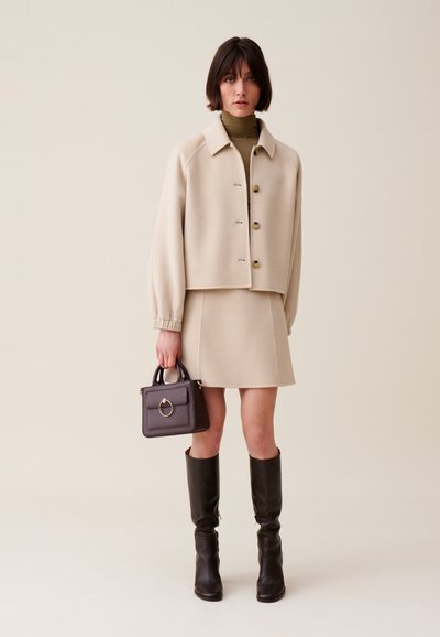 Claudie Pierlot Chaqueta de entretiempo - beige