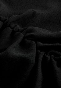 Next SHORT SLEEVE RUCHED MIDI - REGULAR FIT - Päevakleit - black