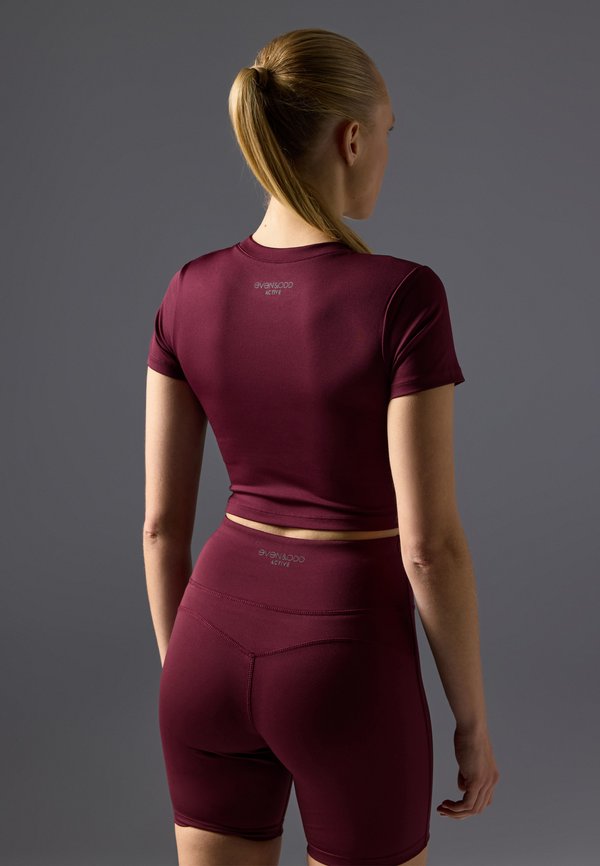 FITTED CROPPED SPORTS TOP - Basic T-shirt - bordeaux4