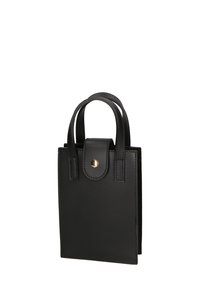 Zwarte leren tote bag met korte handvatten, rechthoekige vorm, gladde textuur en een gouden drukknoopsluiting. Minimalistisch ontwerp zonder patronen.