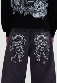 Thumbnail Image 4