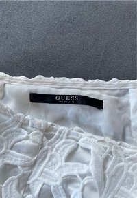 Guess Pouzdrová sukně - white