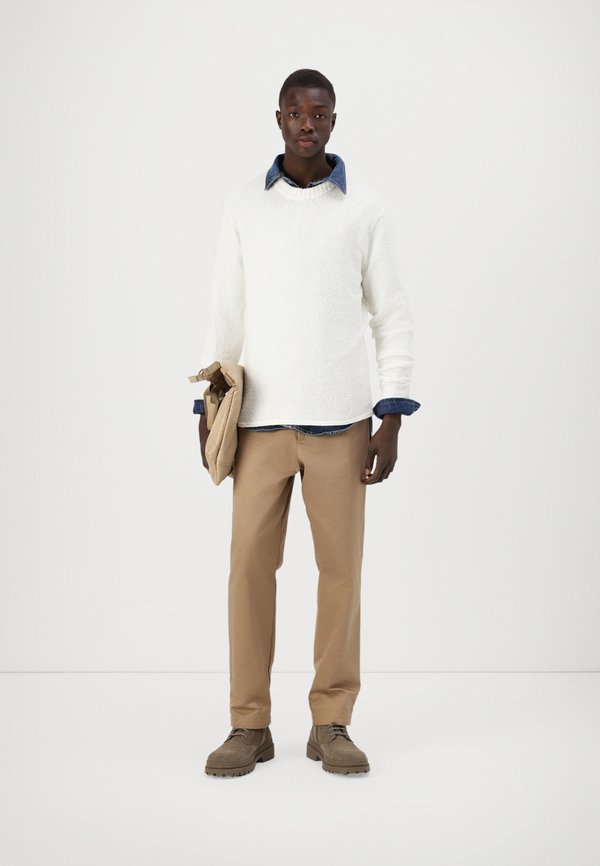 LEANDO - Jumper - ecru4