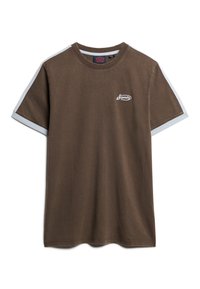 Camiseta de algodón marrón de manga corta, con detalles en azul claro en las mangas y un pequeño logo blanco en el pecho.