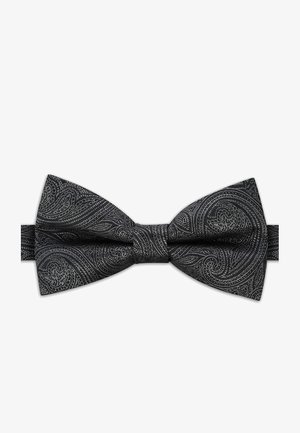 Czarna mucha z misternymi wzorami paisley w ciemnoszarym kolorze, zawiązana i wyśrodkowana na białym tle.