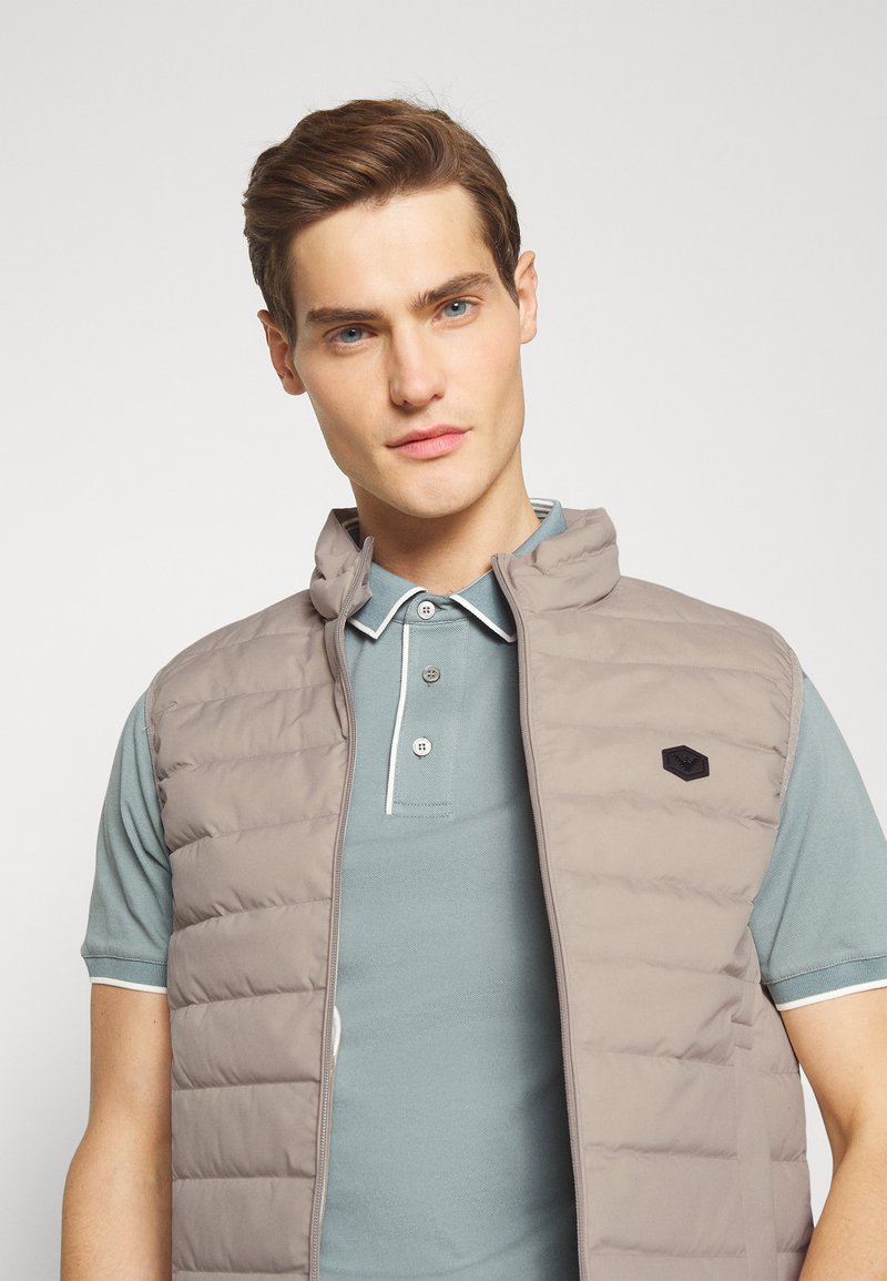 Herren Leichte Jacken | Emporio Armani WAISTCOAT Weste beige - MI55628 Herren Leichte Jacken | Emporio Armani WAISTCOAT Weste beige - MI55628