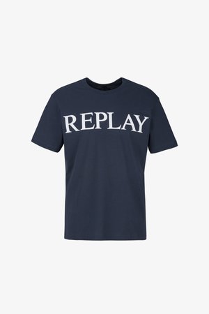 Marineblaues Baumwoll-T-Shirt mit kurzen Ärmeln und rundem Halsausschnitt, mit "REPLAY" in großen weißen Buchstaben auf der Brust bedruckt.