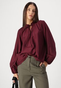 Modström GALE PANTS - Pantaloni - warm gray